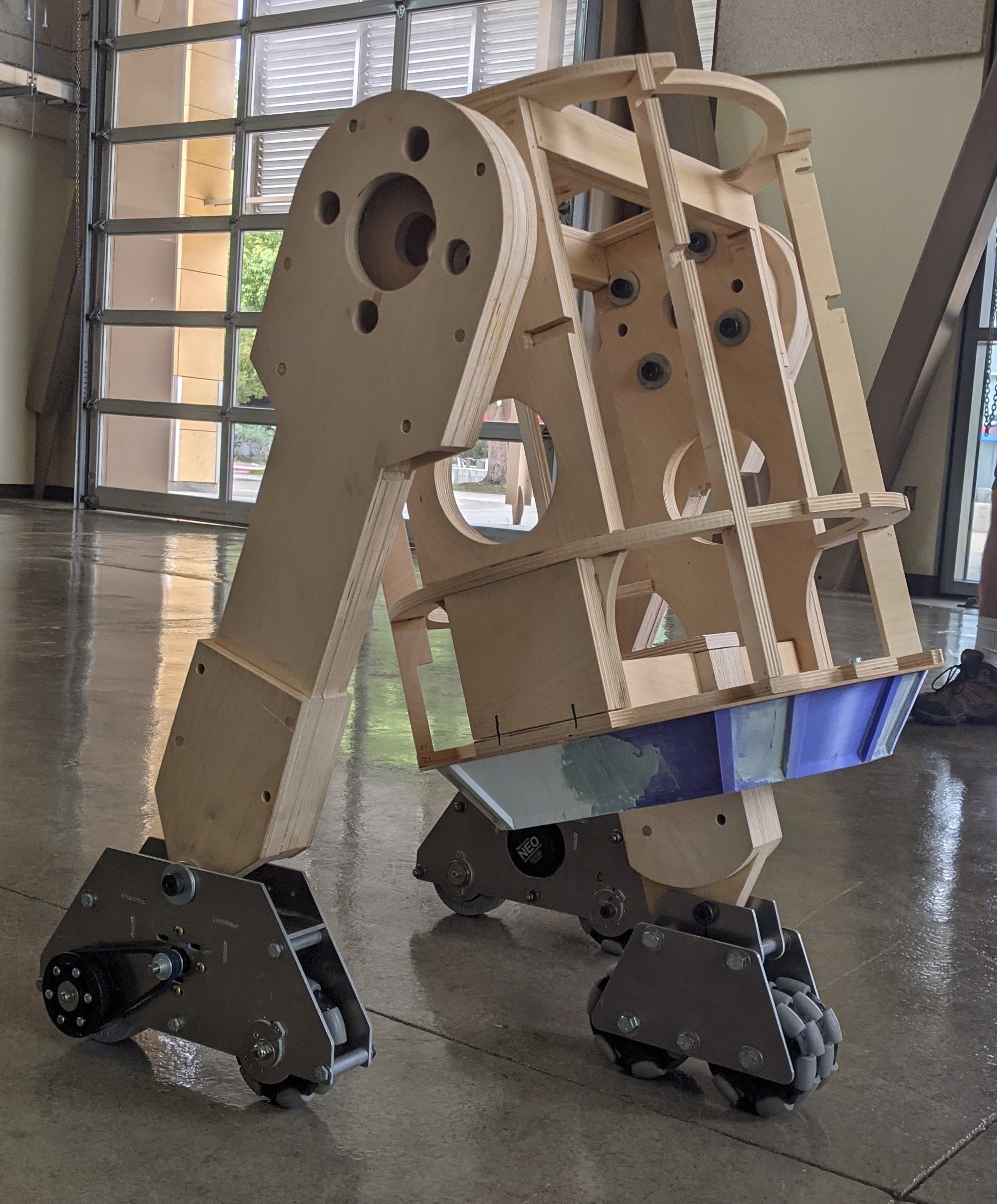The Astromech frame and drive trains