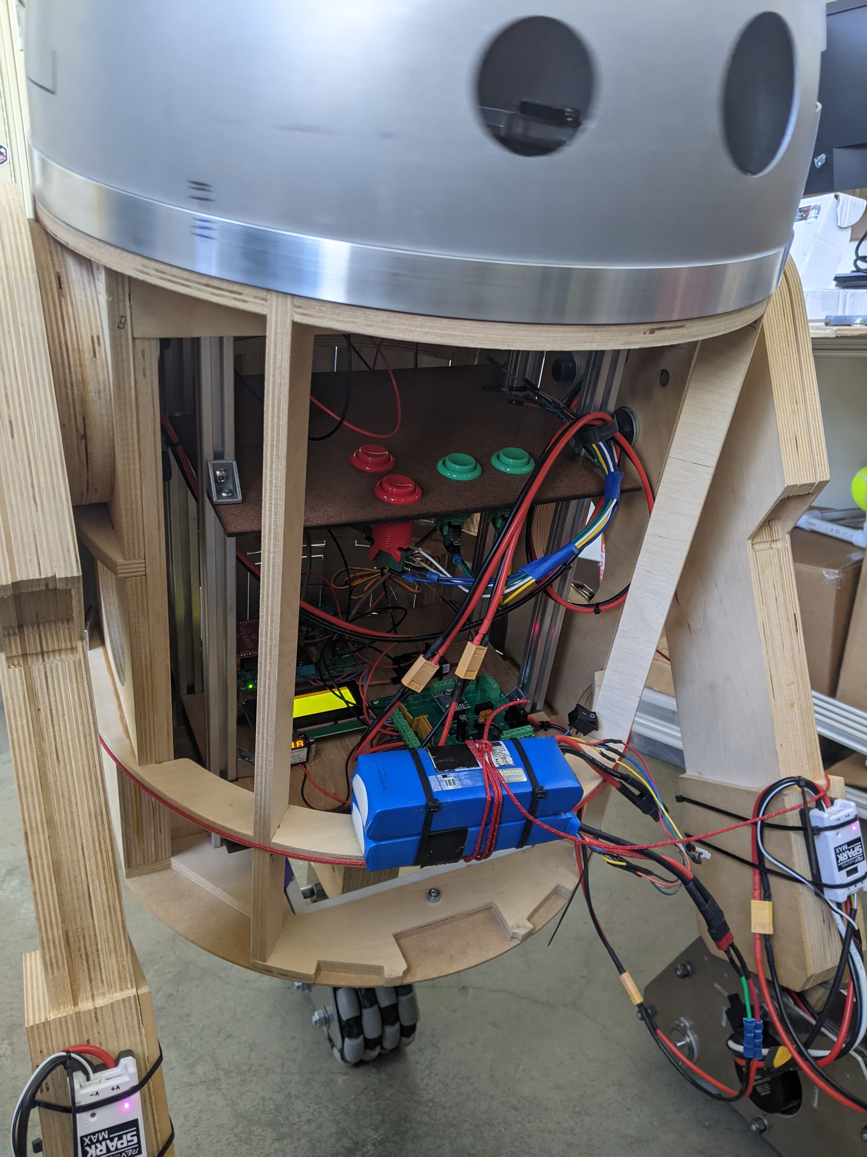 The internals of the Astromech